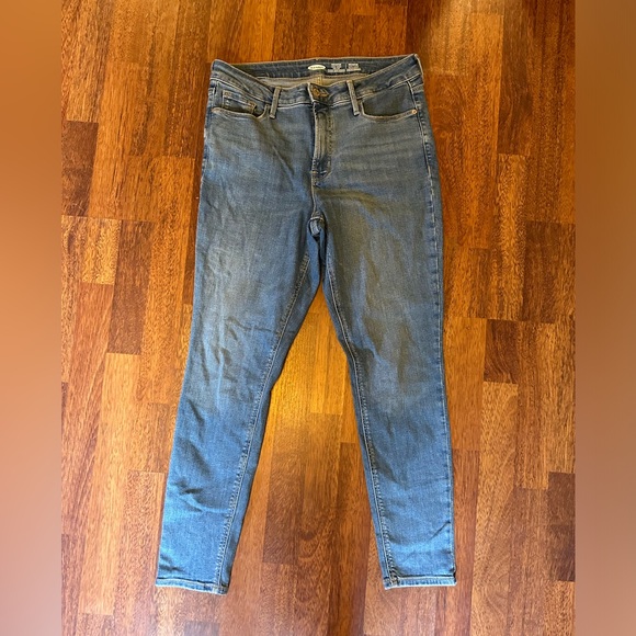 Old Navy Skinny Jeans - Picture 1 of 3